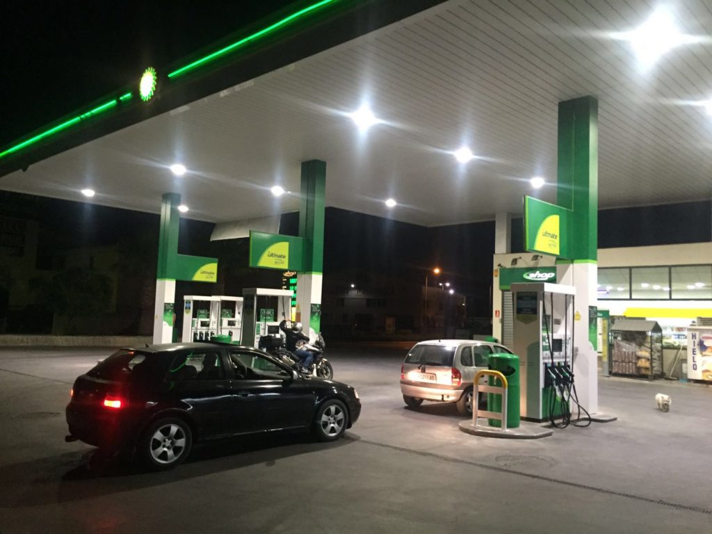 Iluminación de gasolinera BP en Alhendin foto 2