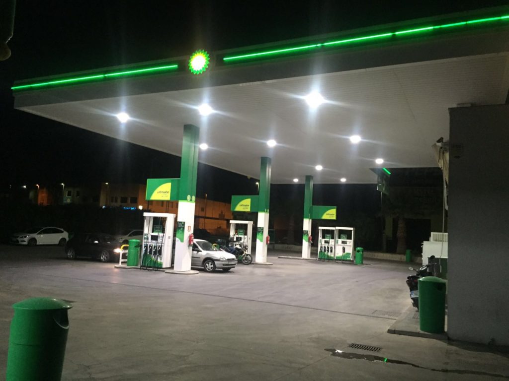 Iluminación de gasolinera BP en Alhendin foto 5